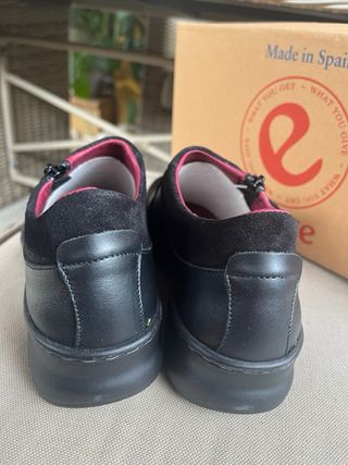 Zapatos planos piel negra erase talla 36