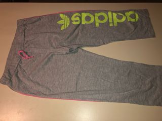 Pantalón corto gris