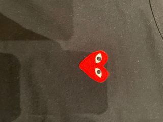 Camiseta Comme des Garçons PLAY Corazón Rojo