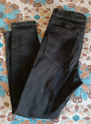 Vaqueros STRADIVARIUS con pedrería T.42