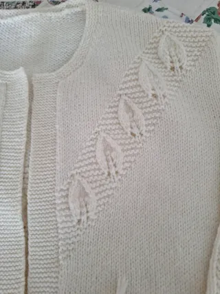 Chaqueta de punto blanca, hecha a mano