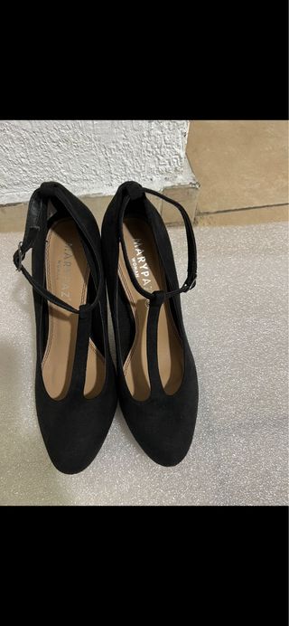 Zapatos de tacón Mary Paz negros