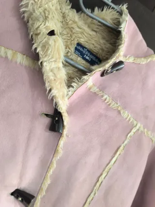 Abrigo rosa palo antelina con capucha