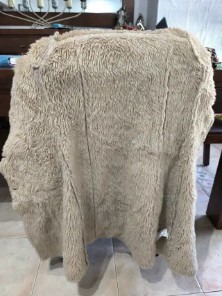 Abrigo rosa palo antelina con capucha