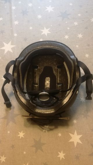 Patines en línea, casco y protectores nuevos