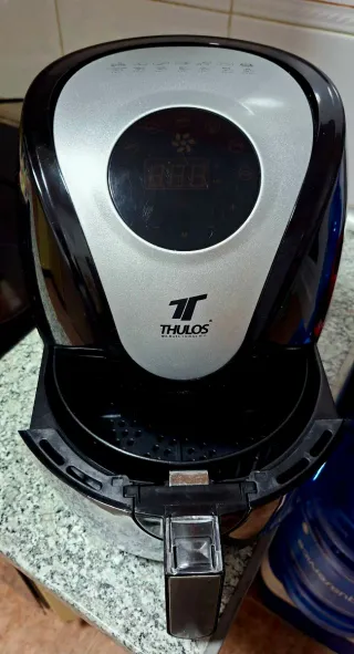 Freidora de Aire THULOS Negra