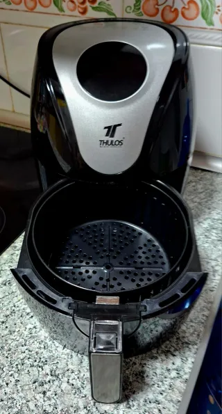 Freidora de Aire THULOS Negra