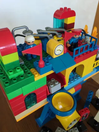 Stazione Ferroviaria Lego Duplo e altri pezzi (2 kg)