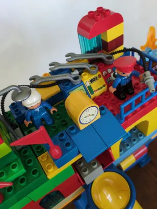 Stazione Ferroviaria Lego Duplo e altri pezzi (2 kg)