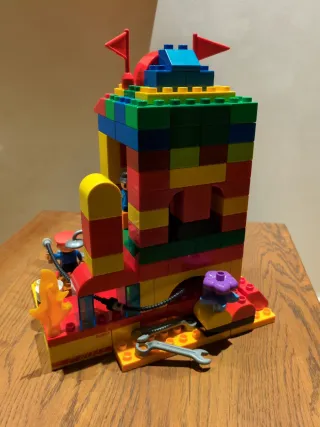 Stazione Ferroviaria Lego Duplo e altri pezzi (2 kg)