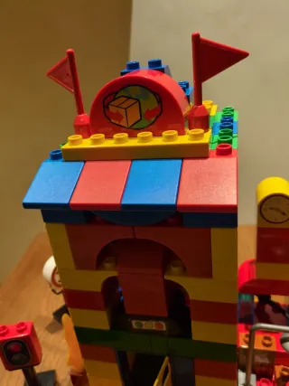 Stazione Ferroviaria Lego Duplo e altri pezzi (2 kg)