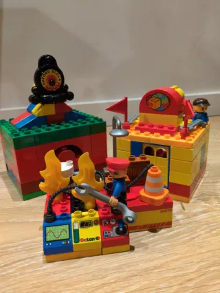 Stazione Ferroviaria Lego Duplo e altri pezzi (2 kg)