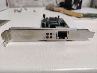 Tarjeta gráfica ASUS GT 610 otra USB y otra de red