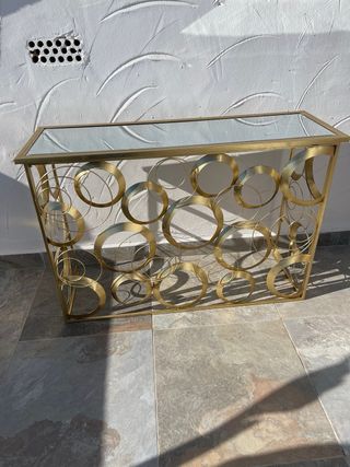 Consola dorada con espejo