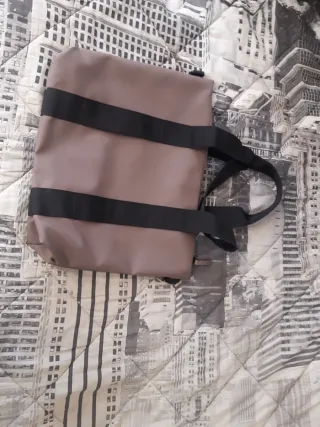 Borsa marrone con cinture nere