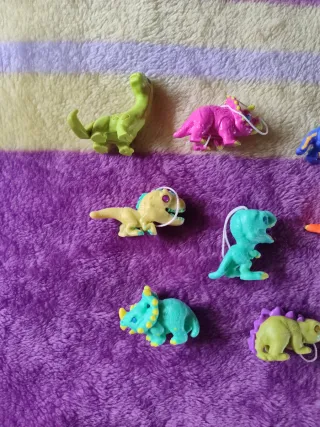 Figuras dinosaurios Kinder Jurassic world