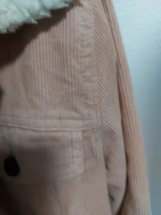 Cazadora pana Kiabi rosa forrada borreguito