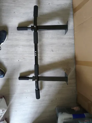 Barra de dominadas pared, color negra