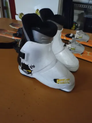 Esquís infantiles 90cm + Botas 18.5cm (número 29)