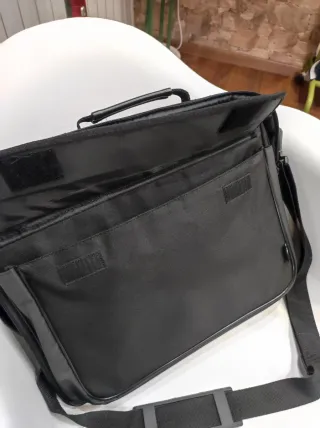 Maletín portátil Targus negro