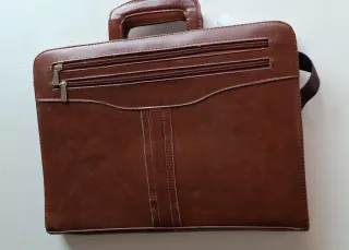 Maletín ejecutivo marrón