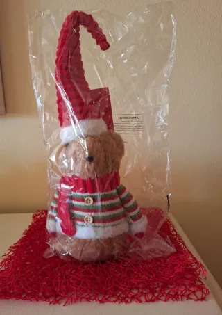 Orsetto natalizio con cappello e sciarpa