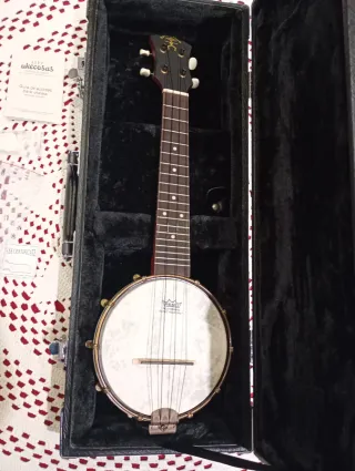 Banjo Ukelele (banjolele) con funda