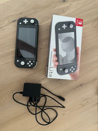 Nintendo Switch Lite Grigio + Zelda BOTW + Accessori