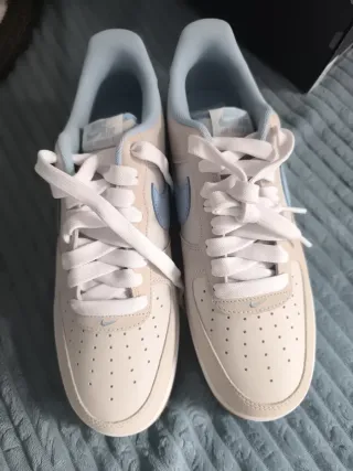 Nike Air Force 1 Beige y Blanco Nuevas