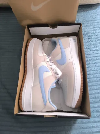 Nike Air Force 1 Beige y Blanco Nuevas