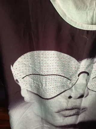 Camiseta sin mangas con estampado de gafas