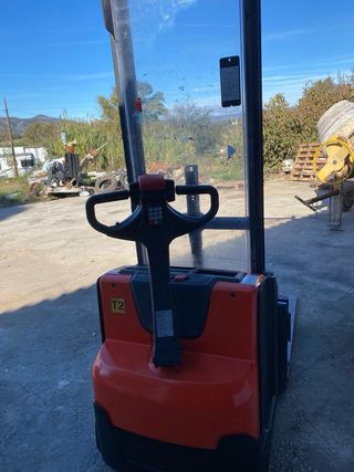 Apilador transpaleta Toyota  Frutero