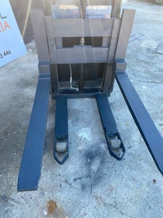 Apilador transpaleta Toyota  Frutero