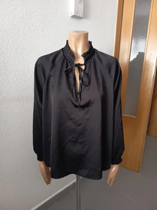 Blusa negra talla L