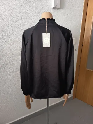 Blusa negra talla L