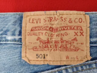 Pantalones vaqueros Levi's desgastados