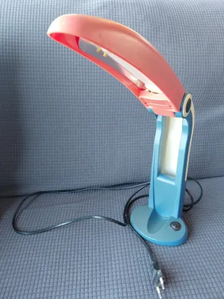 Lámpara de escritorio diseño tucán años 80.