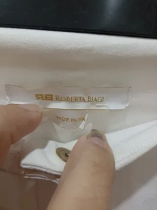 Pantaloni donna bianchi.