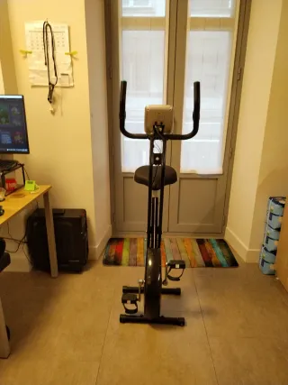 Bicicleta estática poco uso