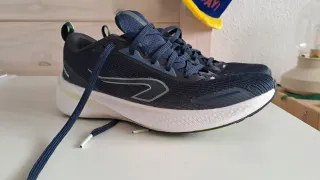 Zapatillas running Kiprun azul y blanco