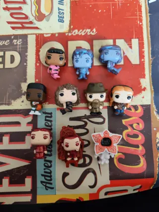 Figuras Kinder Joy Stranger Things