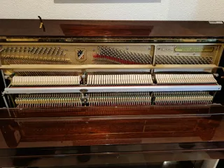 Piano Petrof