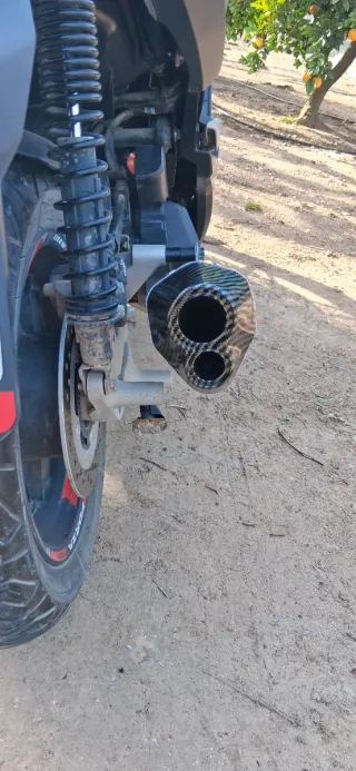 Tubo de escape Honda Forza 125