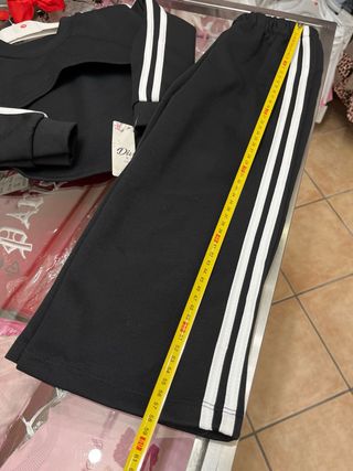 Tuta felpata bimba 4 anni nuova