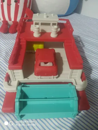 Barco de juguete con 2 coches, Nuevo