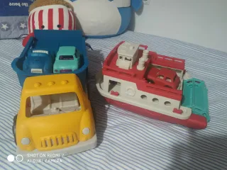 Barco de juguete con 2 coches, Nuevo