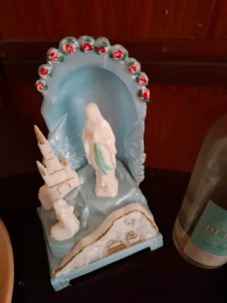 Lote de artículos religiosos.