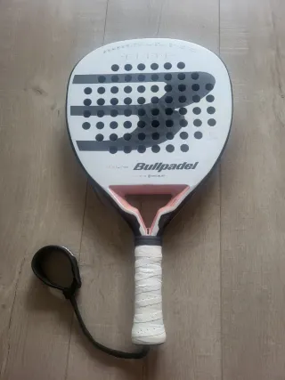 Pala de pádel de mujer Elite W 24 Bullpadel