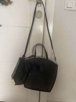 Bolso negro de piel