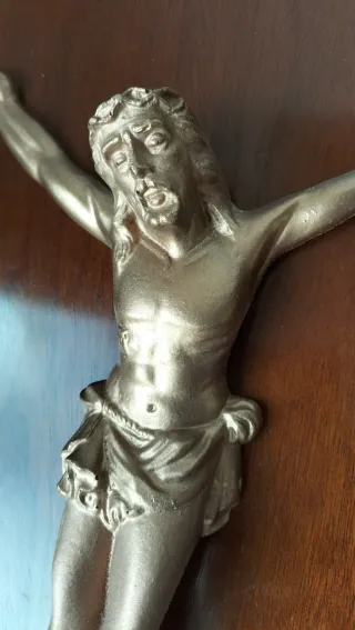 Cristo de arcilla o similar